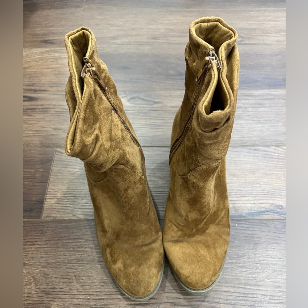 Universal Thread boots - Picture 2 of 3